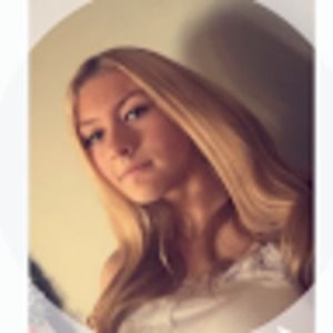 Meet your Posher, Chloe